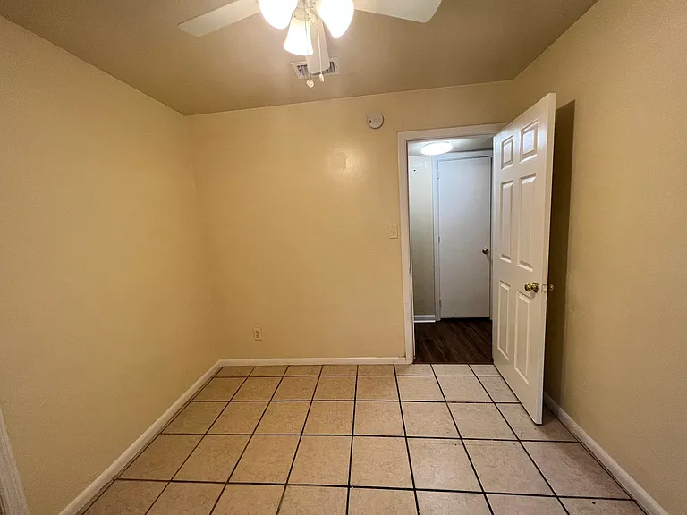 2908 Garfield St — Photo 8