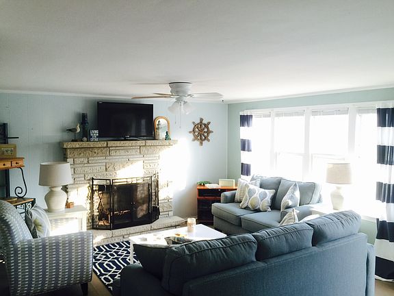 1st floor living room