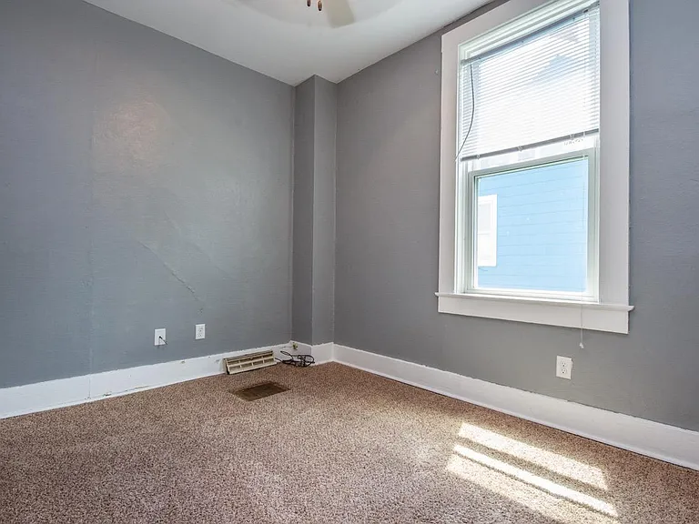 317 E 22nd St — Photo 11