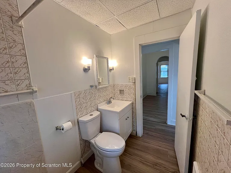 1405 Linden St — Photo 8
