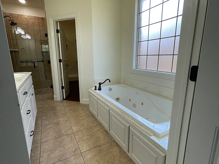 3806 Staverton Dr — Photo 9