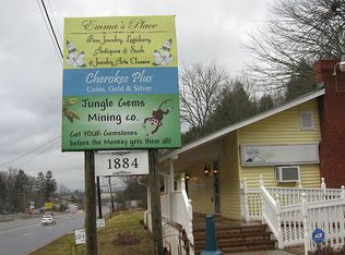 1884 Georgia Rd, Franklin, NC 28734