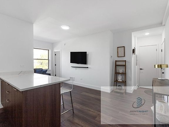 5th image of 1553-55 W Hollywood Ave #1555-306