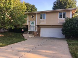 12921 Hartman Ave, Omaha, NE 68164