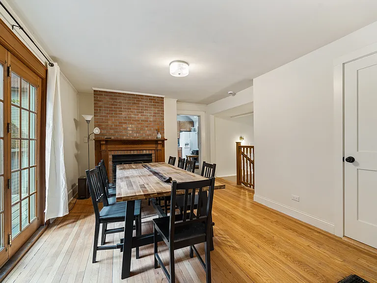 1906 Orrington Ave — Photo 27