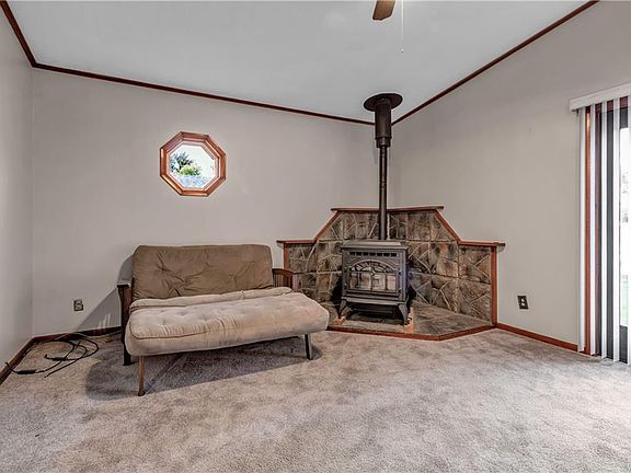 3rd image of 224 Zimmerman Blvd