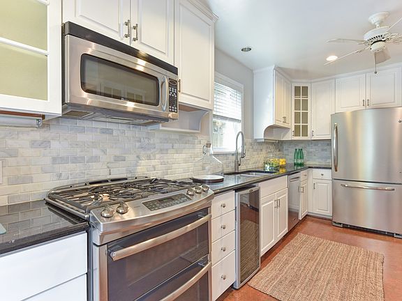 5th image of 712 Parkway Trl