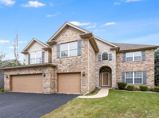 199 Willowwood Dr, Oswego, IL 60543