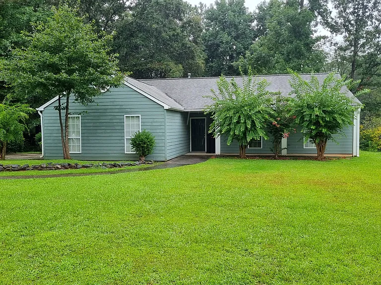 1352 Woodmill Trce — Photo 1