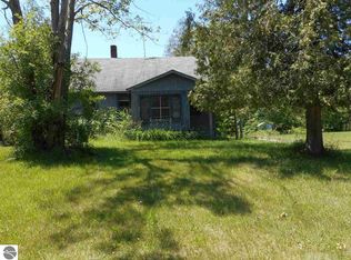 2623 N Huron Rd, Tawas City, MI 48763