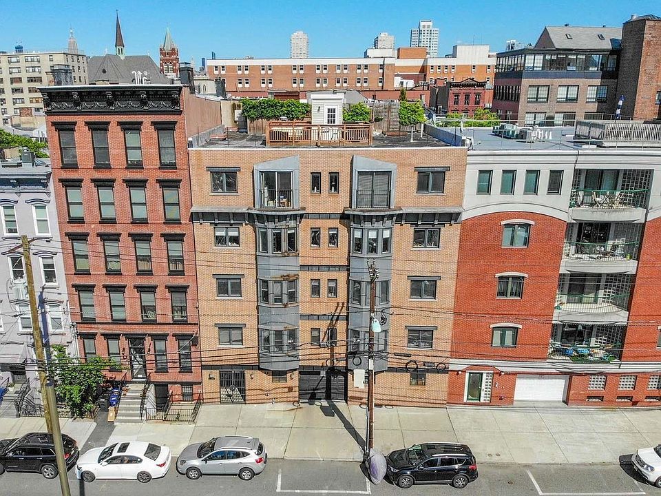 2nd image of 325 Adams St APT 3