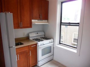3249 33rd St, Astoria, NY 11106