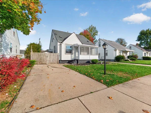 21736 Lambrecht Ave, Eastpointe, MI 48021