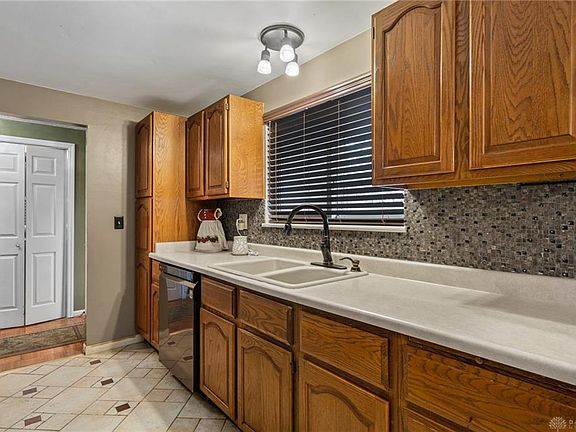 5th image of 5186 Chesham Dr