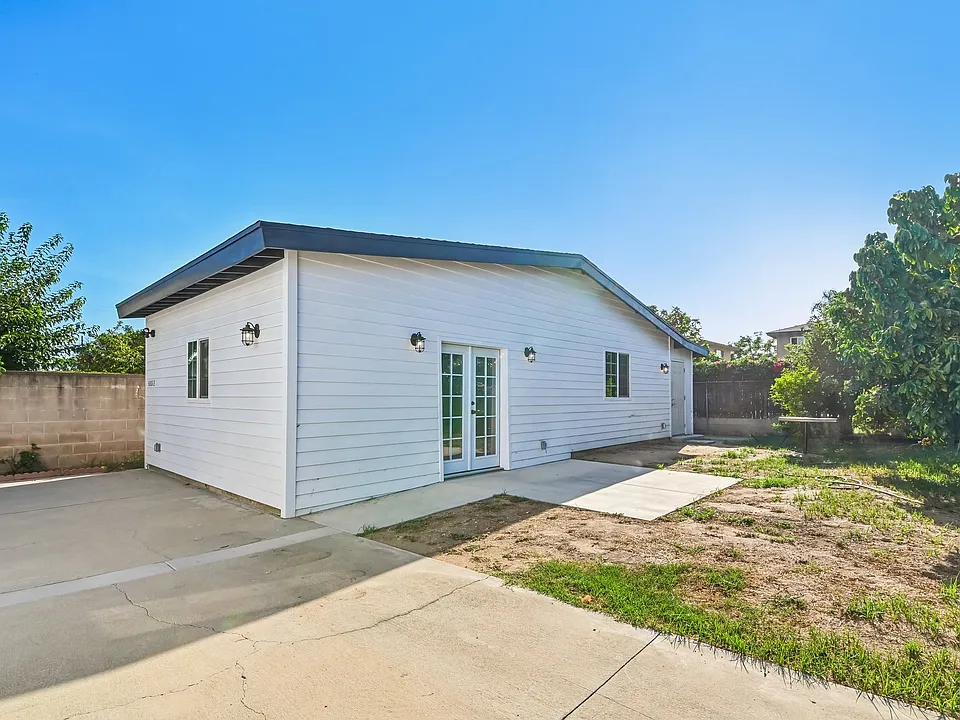 6003 N Muscatel Ave #B