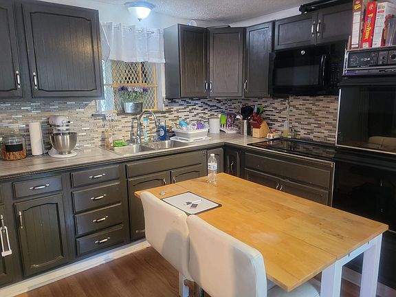 3rd image of 312 E Blair St