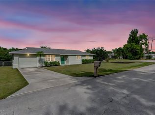 8017 Pelican Rd, Fort Myers, FL 33967