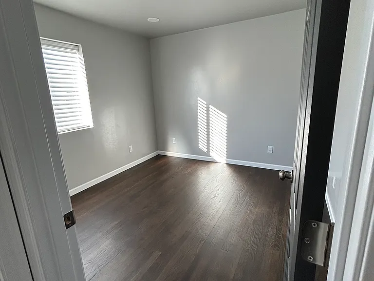 1614 Holly St — Photo 13