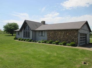 304 Country Ln, Radcliff, KY 40160