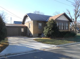 904 Allouez Pl, Green Bay, WI 54301