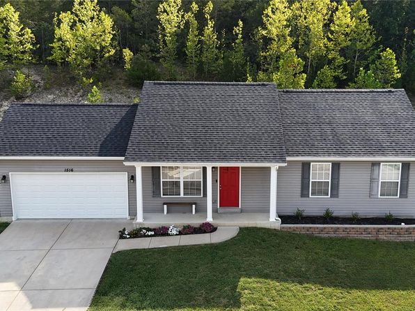 1516 Saint Charles Dr, Hillsboro, MO 63050