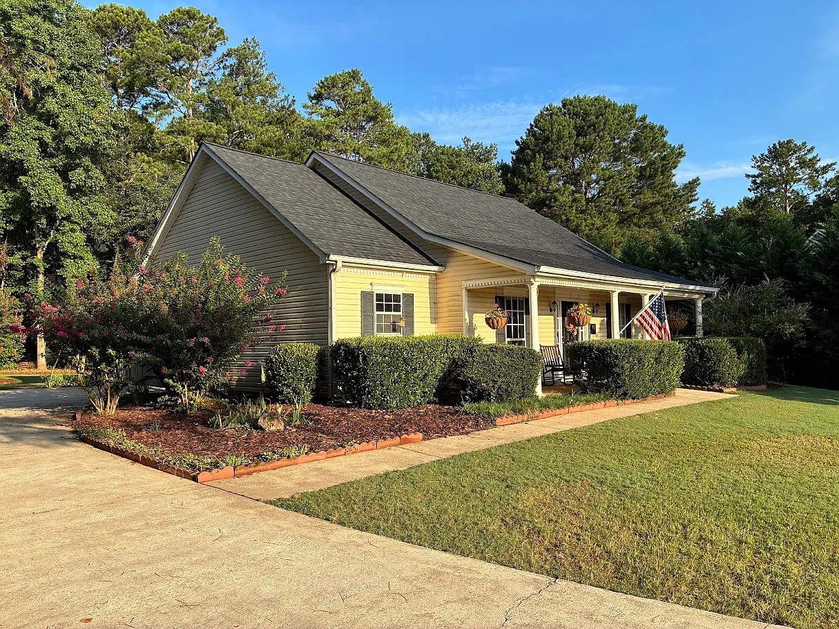 3 bed, 1332 sqft, $2,000 — Photo 2
