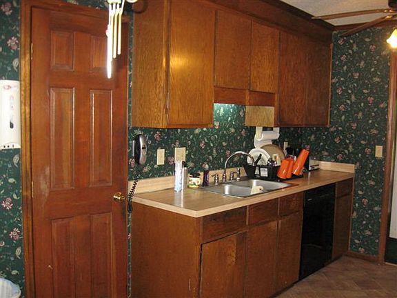 5th image of 1984 Briarwood St