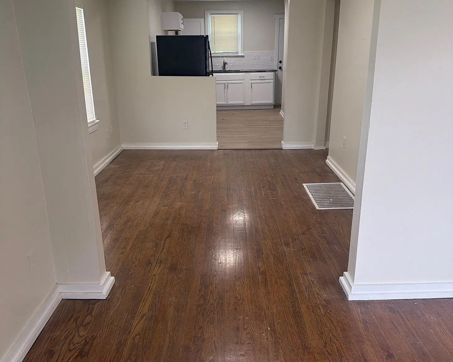 3 bed, 1.0 bath, 1000 sqft, $1,450 — Photo 4