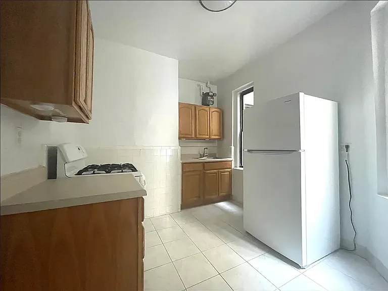 95 Cabrini Blvd #4B — Photo 4