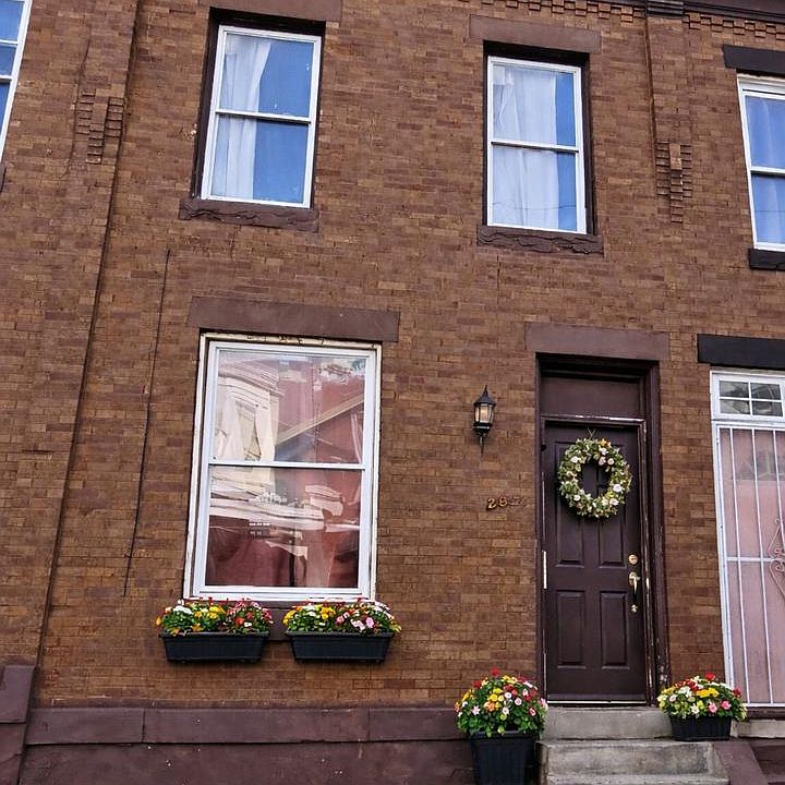 1st image of 2827 N Judson St