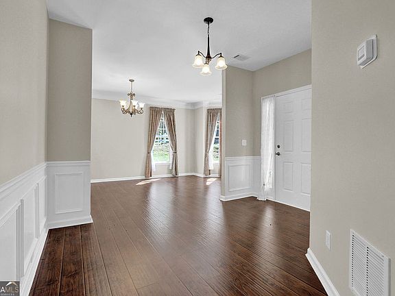3rd image of 9815 Settlers Ln
