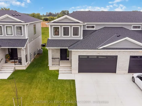 450 Main St, Plympton Wyoming, ON N0N 1T0