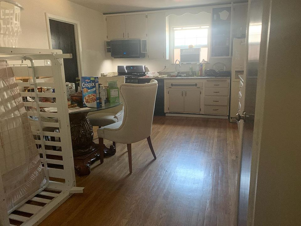 2nd image of 530 War Admiral Ave
