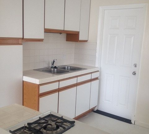 5th image of 4109 1/2 Ingraham St