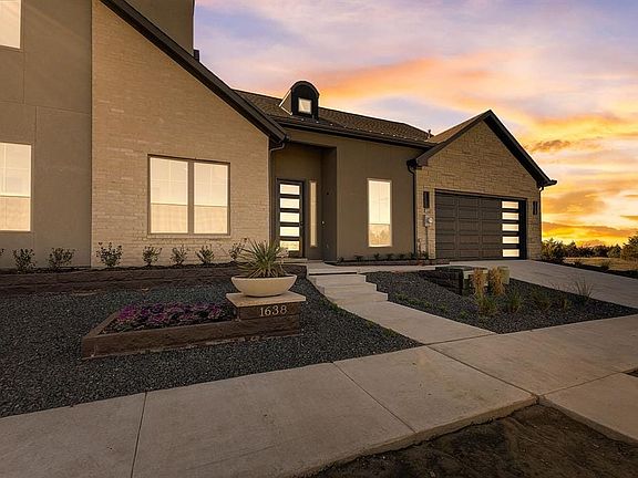 3rd image of 1638 Governors Blvd