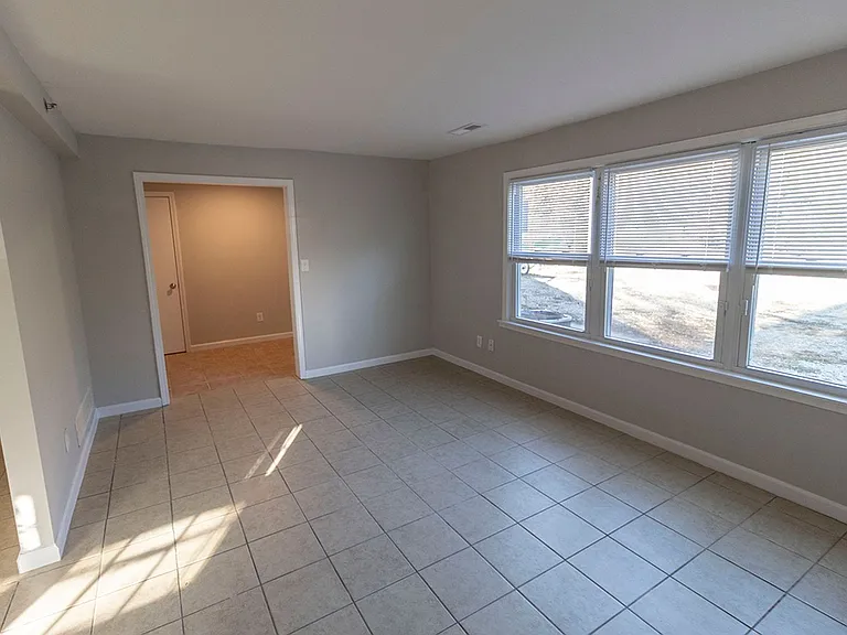 706 Demaret Dr #C — Photo 6