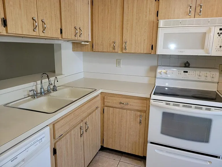 2932 Stillwell Ct — Photo 16