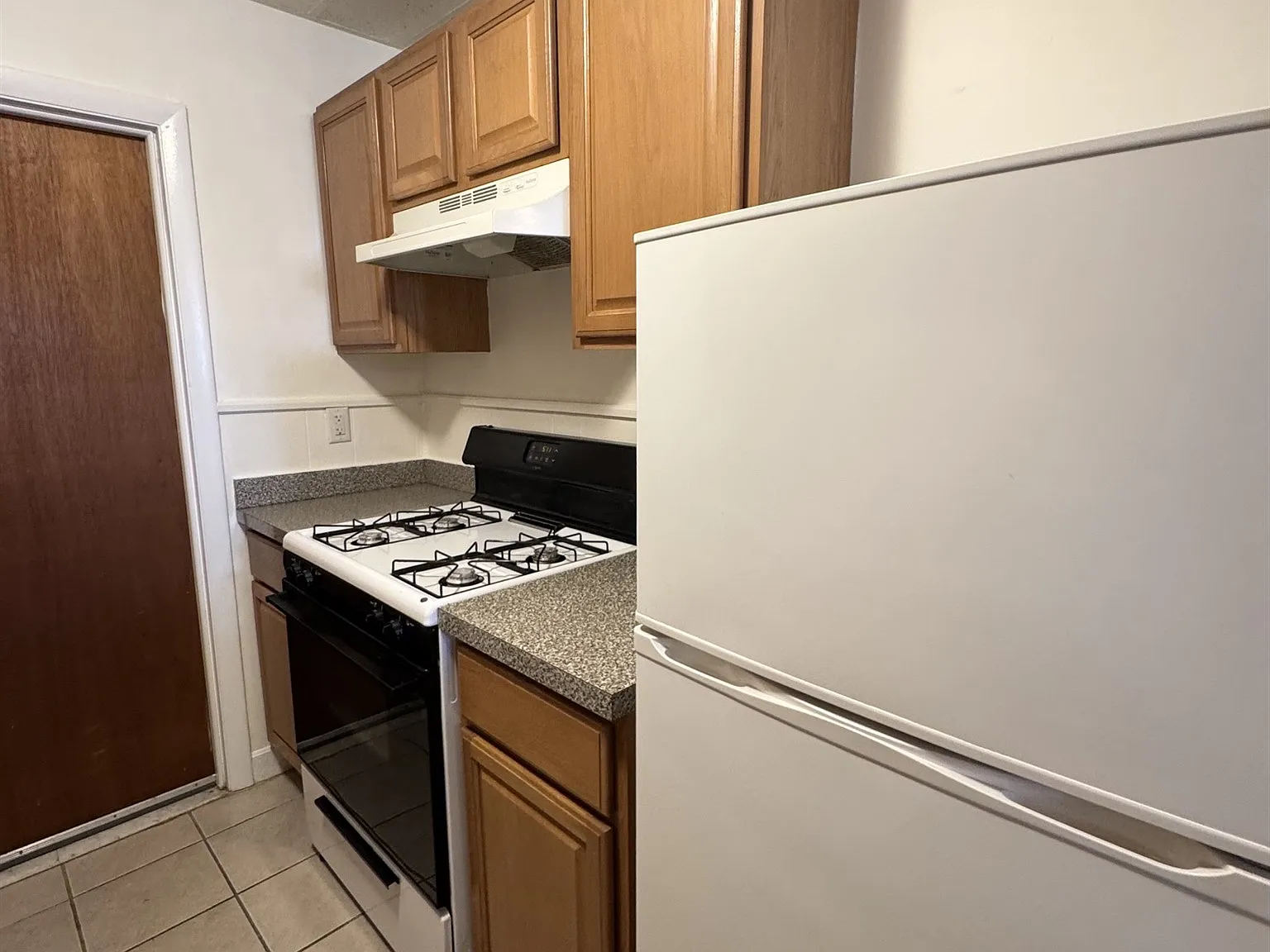 Studio, 444 sqft, $1,900 — Photo 4