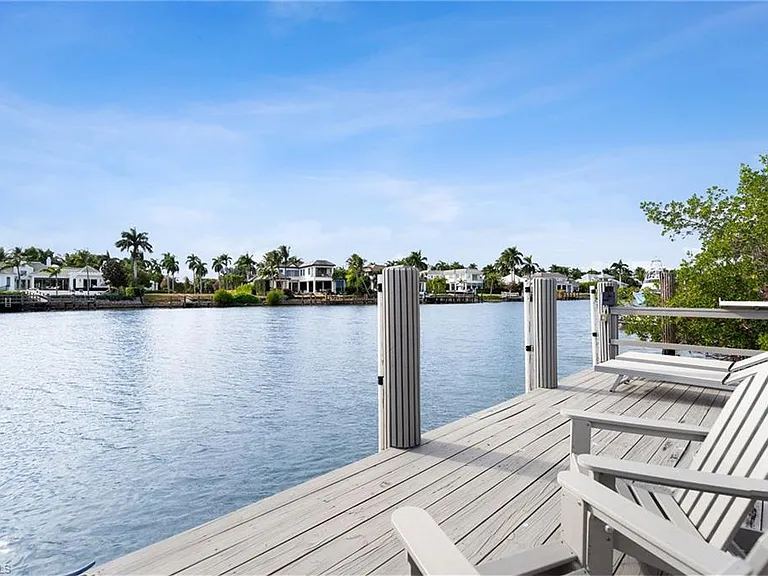 1060 Galleon Dr — Photo 26