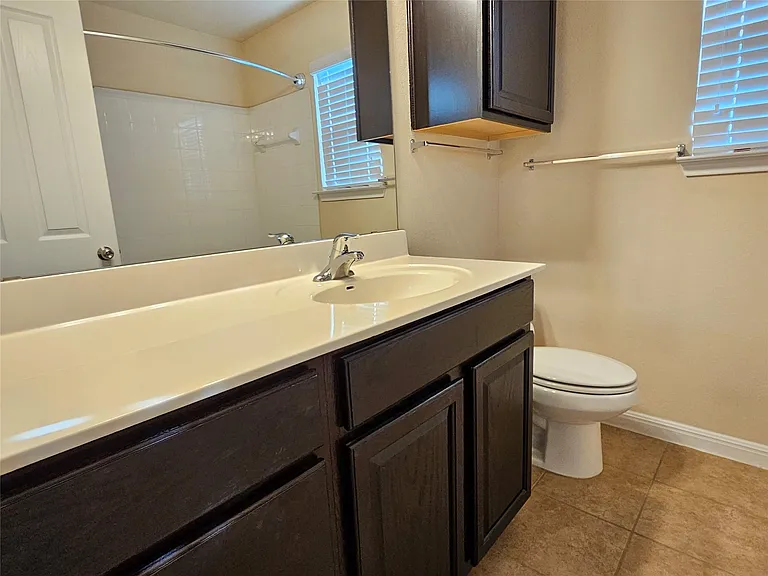 808 Lost Pines Ln — Photo 28