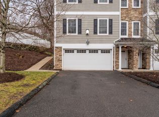 53 Grassy Plain St APT B5, Bethel, CT 06801
