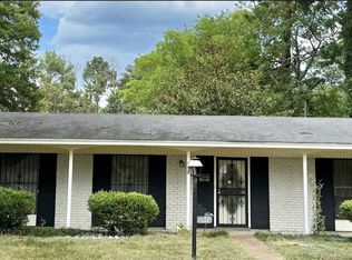 2520 Queensroad Ave, Jackson, MS 39213