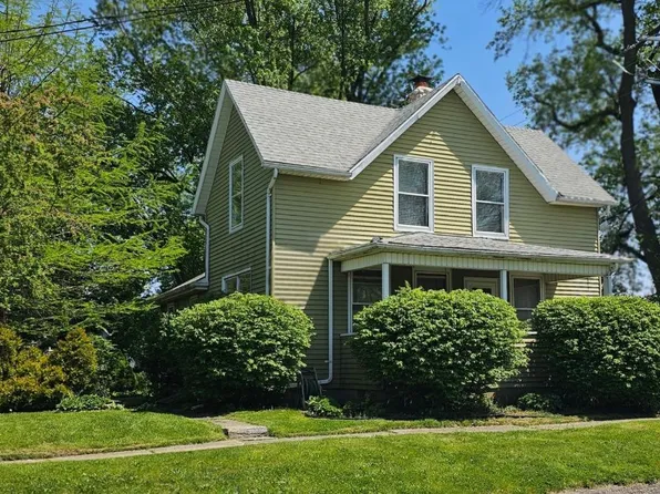 207 L St, La Porte, IN 46350