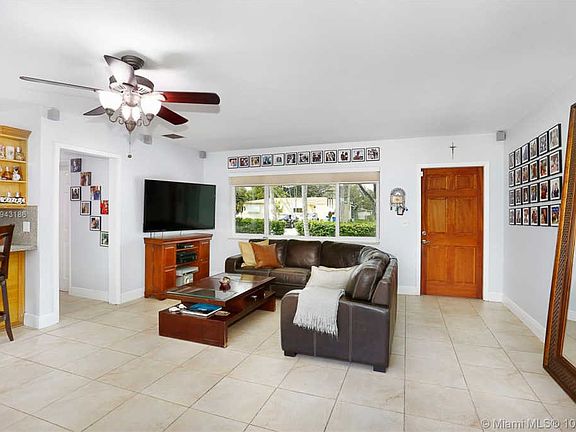 3rd image of 13801 NE Miami Ct