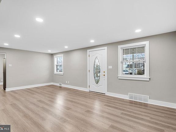5th image of 5530 Walnut Ave