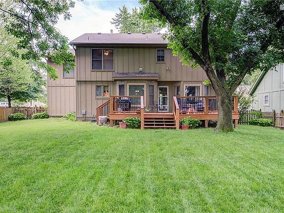 ENJOY THIS LARGE DECK THIS SUMMER