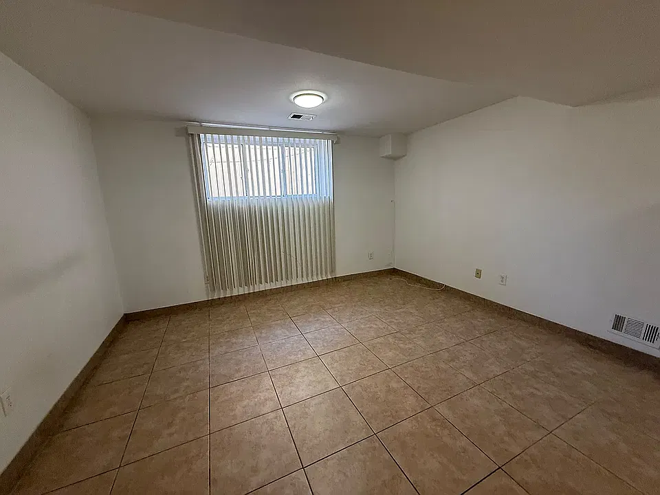 47 Robinson Ave #1