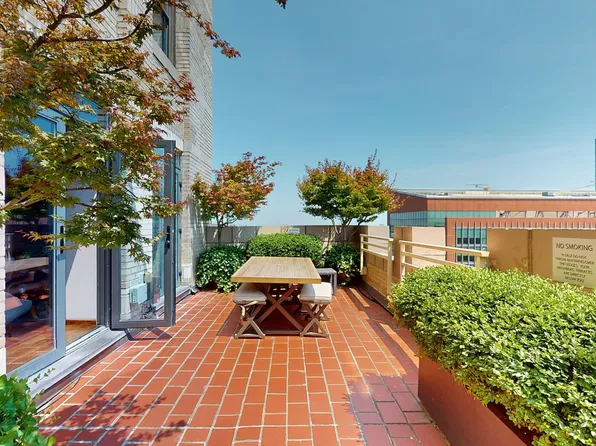 1 Hanson Place image 9 of 18