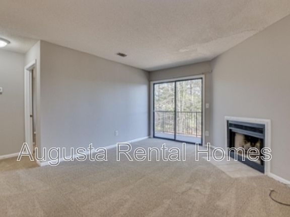 3rd image of 2449C Jennings Rd