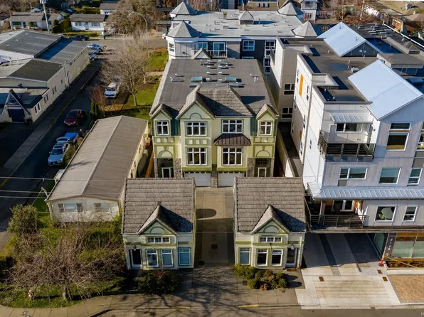 9708A 3rd St, Sidney, BC V8L 3A2